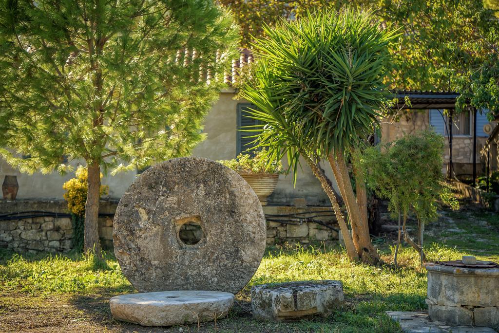 Bratis Holiday Home Kallithea  Exterior foto